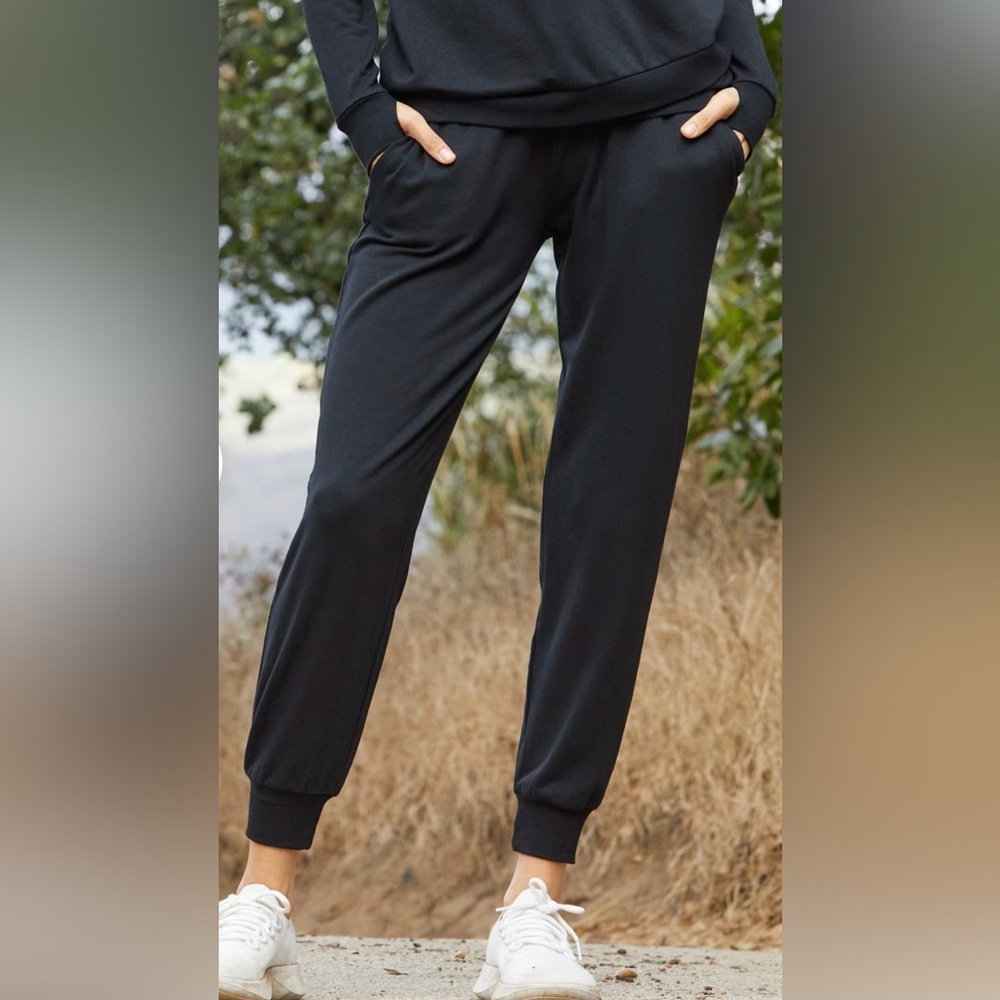 Threads 4 Thought Connie Maternity Joggers. NWT